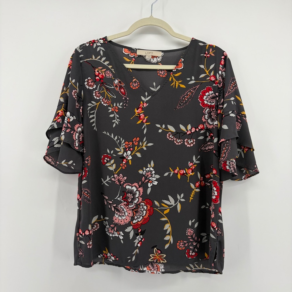 LOFT Womens Small‎ Gray Floral Blouse Tiered Ruffle Short Sleeve V-Neck Top